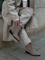 SK891-3 Казаки короткие бежевые из натуральной замши